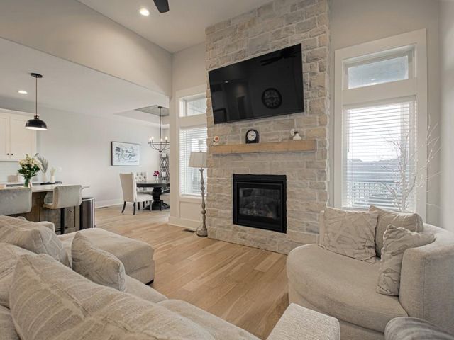 807 NE Algonquin Street B, Lee's Summit, MO 64064