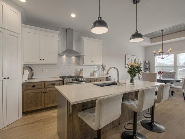 807 NE Algonquin Street B, Lee's Summit, MO 64064