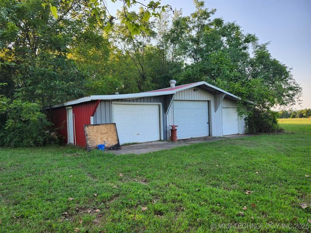 28945 S Highway 2 Street, Porum, OK 74455