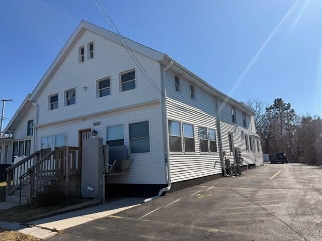 425 Broadway, Waukesha, WI 53186