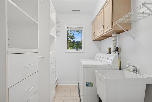 179 FOXBOROUGH Place, Burr Ridge, IL 60527