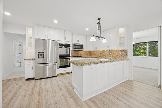 179 FOXBOROUGH Place, Burr Ridge, IL 60527