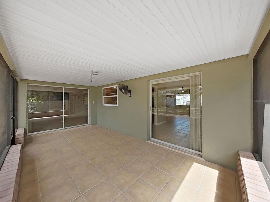 Image 22 of property listing at 1324 SUMMERLIN DRIVE, Clearwater, FL 33764