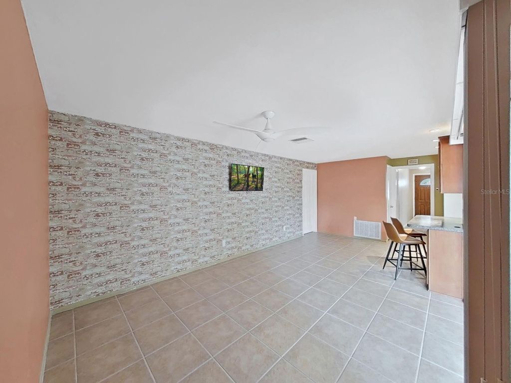 Image 30 of property listing at 1324 SUMMERLIN DRIVE, Clearwater, FL 33764