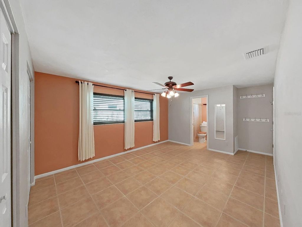 Image 32 of property listing at 1324 SUMMERLIN DRIVE, Clearwater, FL 33764