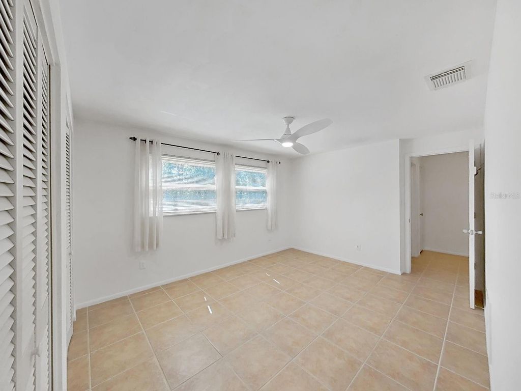 Image 35 of property listing at 1324 SUMMERLIN DRIVE, Clearwater, FL 33764