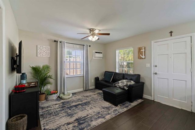 904 NE 6th Street, Fort Lauderdale, FL 33301