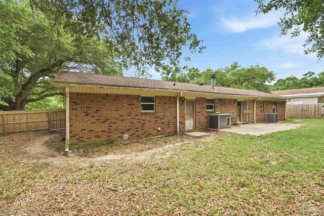 7046 Rolling Hills Rd, Pensacola, FL 32505