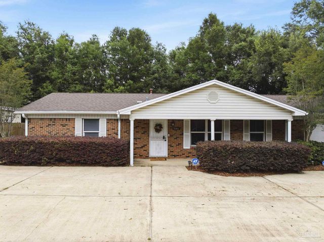 7046 Rolling Hills Rd, Pensacola, FL 32505