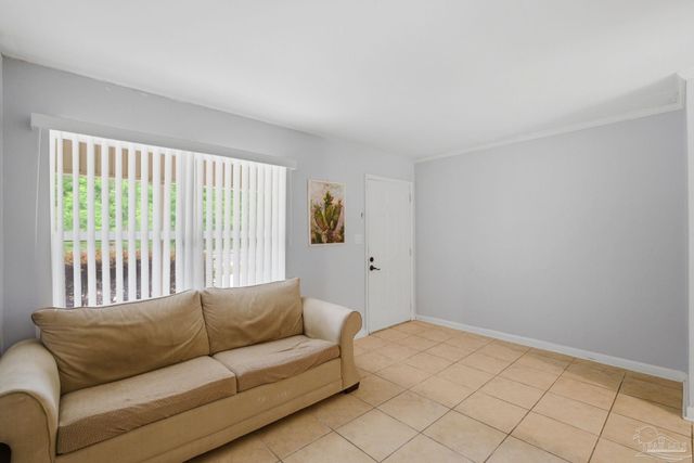 7046 Rolling Hills Rd, Pensacola, FL 32505