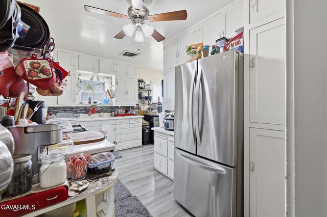 9200 W Avenue H, Lancaster, CA 93536