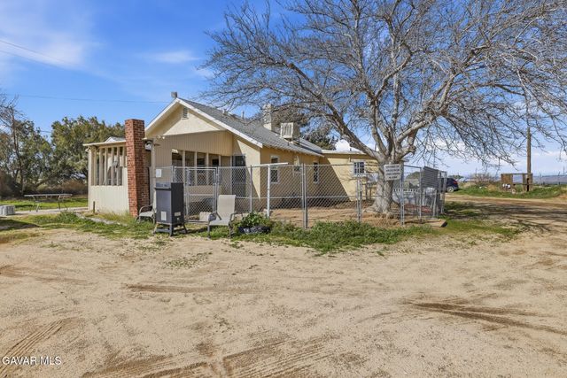 9200 W Avenue H, Lancaster, CA 93536