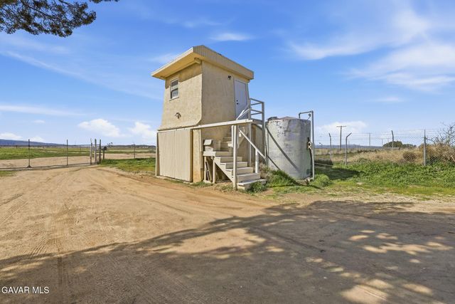 9200 W Avenue H, Lancaster, CA 93536