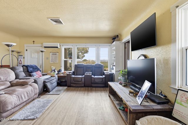 9200 W Avenue H, Lancaster, CA 93536