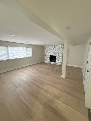 12537 S Menard Avenue, Palos Heights, IL 60463
