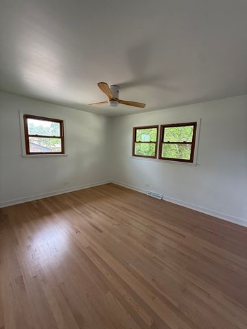 12537 S Menard Avenue, Palos Heights, IL 60463