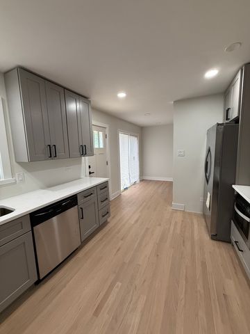 12537 S Menard Avenue, Palos Heights, IL 60463