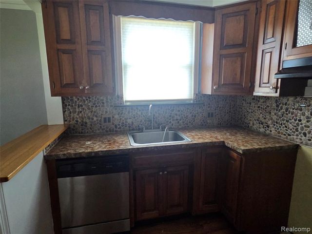 23745 Oak Street, Dearborn, MI 48128