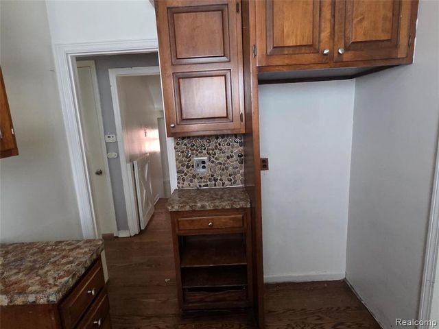 23745 Oak Street, Dearborn, MI 48128
