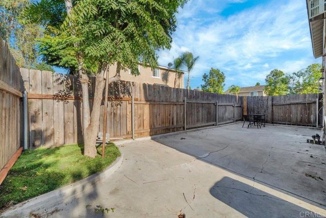 467 Calle Elagante, Vista, CA 92083