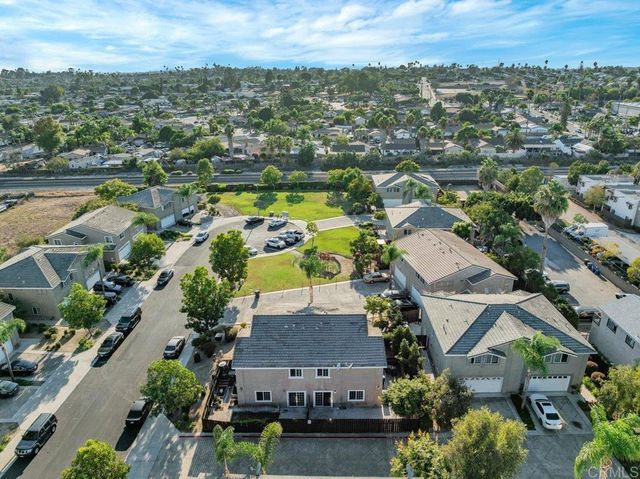 467 Calle Elagante, Vista, CA 92083