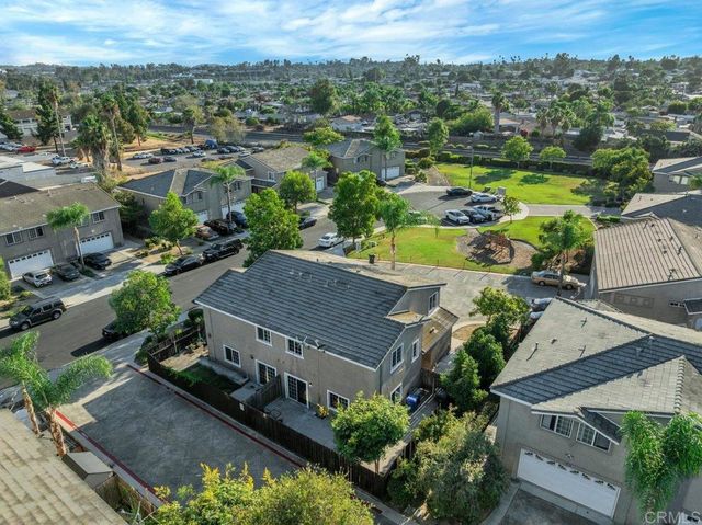 467 Calle Elagante, Vista, CA 92083