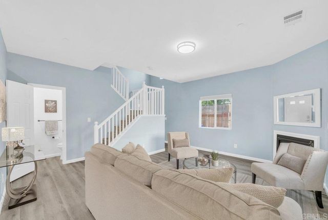 467 Calle Elagante, Vista, CA 92083