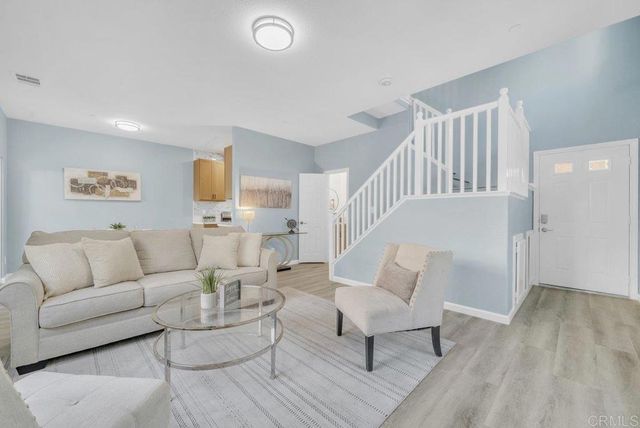 467 Calle Elagante, Vista, CA 92083