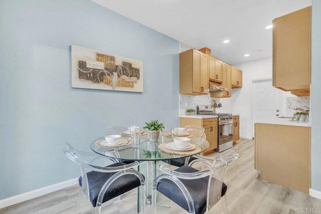 467 Calle Elagante, Vista, CA 92083