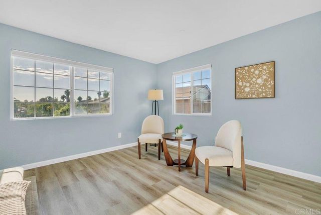 467 Calle Elagante, Vista, CA 92083