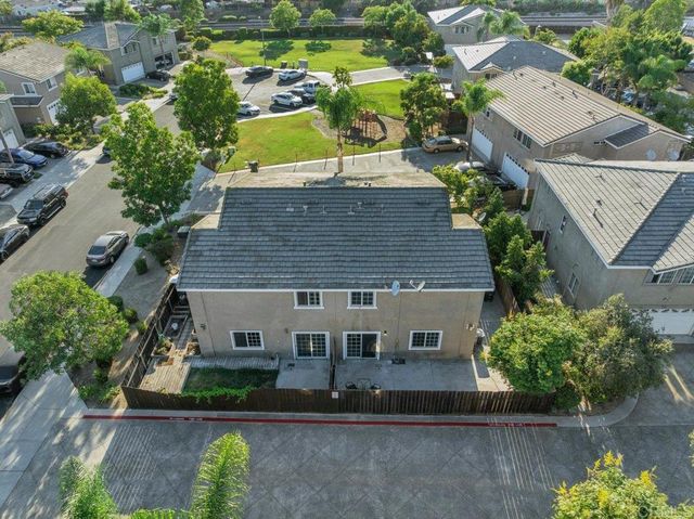 467 Calle Elagante, Vista, CA 92083
