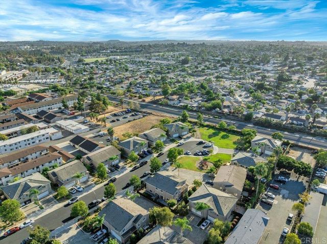 467 Calle Elagante, Vista, CA 92083