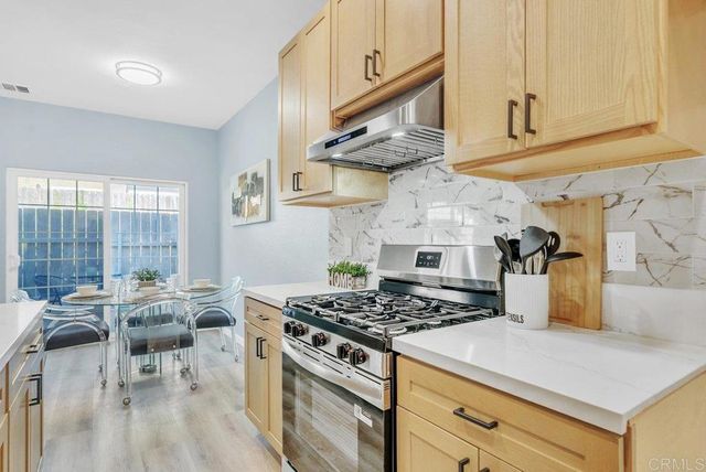 467 Calle Elagante, Vista, CA 92083