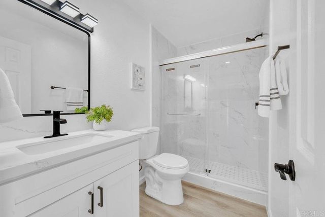467 Calle Elagante, Vista, CA 92083