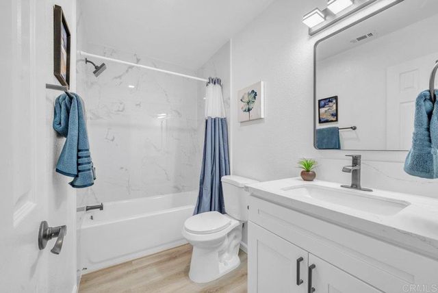 467 Calle Elagante, Vista, CA 92083