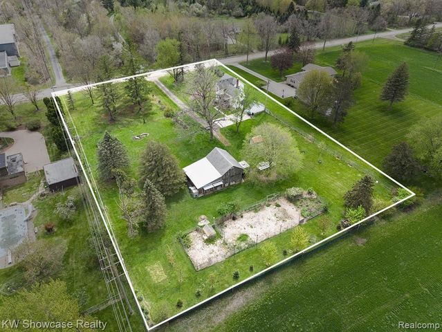 3520 Saline Waterworks Road, Saline, MI 48176