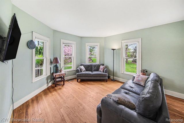 3520 Saline Waterworks Road, Saline, MI 48176