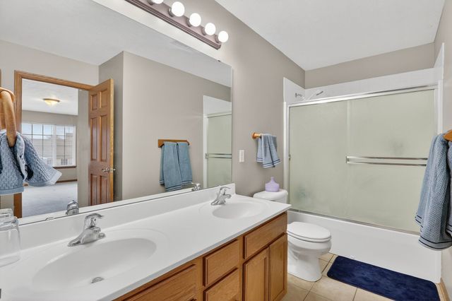 2043 Derby Lane 2043, Belvidere, IL 61008