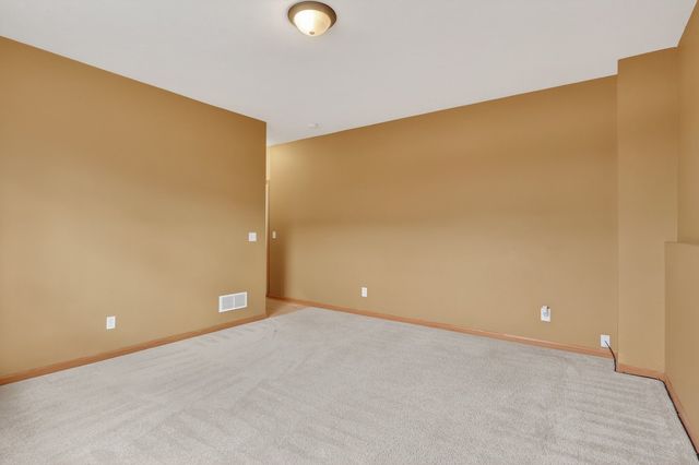 2043 Derby Lane 2043, Belvidere, IL 61008