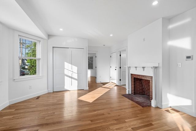 22 Berlin St 1, Quincy, MA 02170