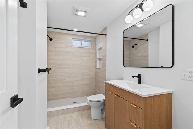 22 Berlin St 1, Quincy, MA 02170