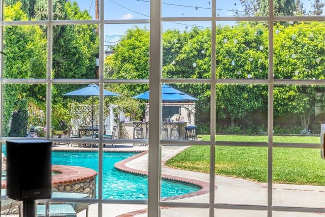 135 E Las Flores Ave, Arcadia, CA 91006