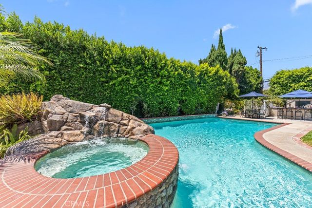 135 E Las Flores Ave, Arcadia, CA 91006
