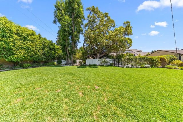 135 E Las Flores Ave, Arcadia, CA 91006
