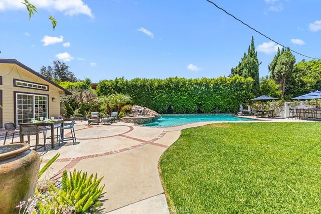 135 E Las Flores Ave, Arcadia, CA 91006