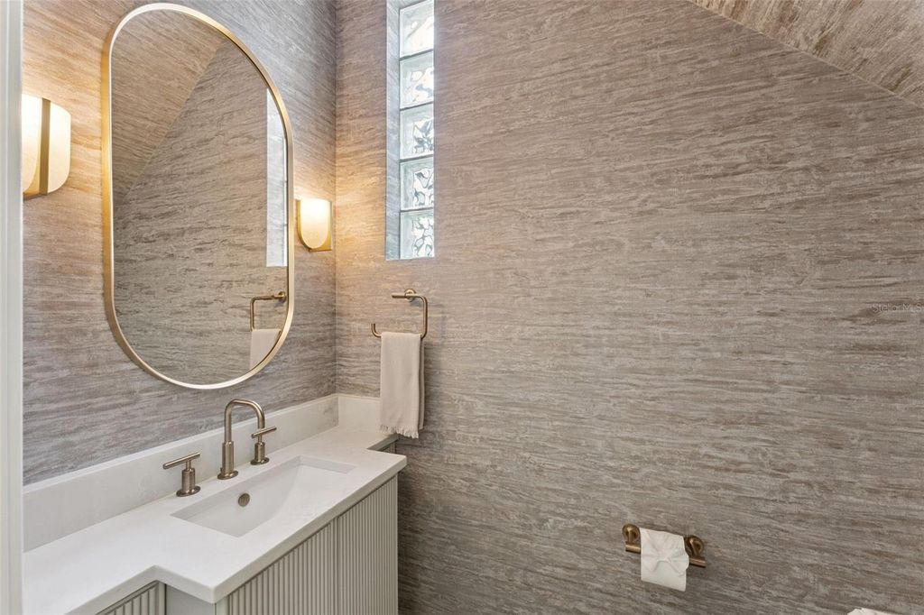 Image 18 of property listing at 621 HUNTINGTON AVENUE, Winter Park, FL 32789