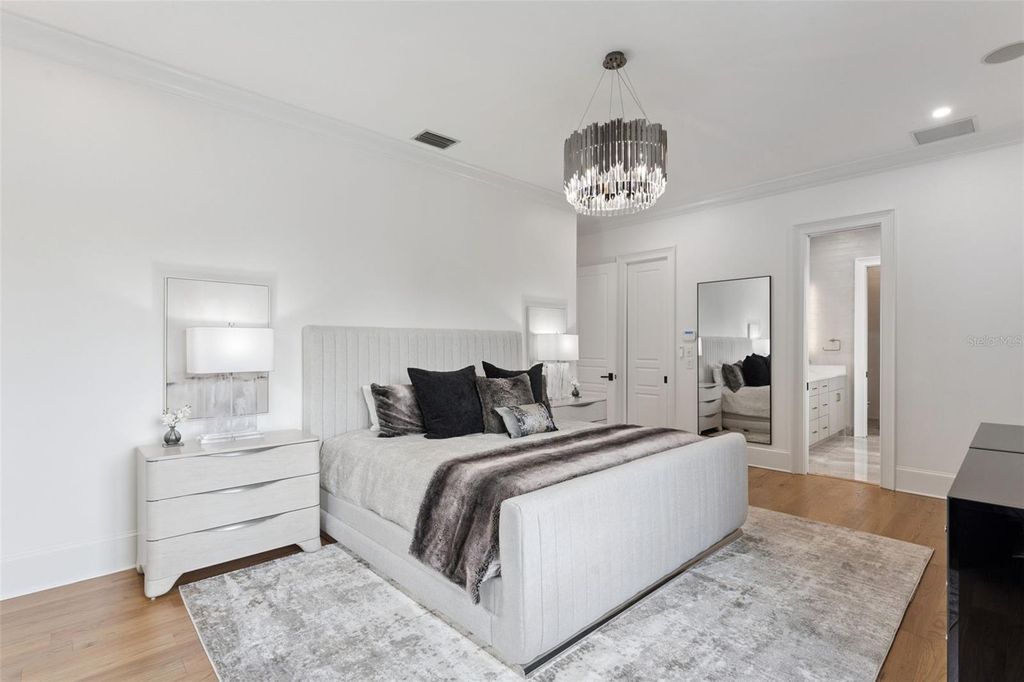 Image 22 of property listing at 621 HUNTINGTON AVENUE, Winter Park, FL 32789