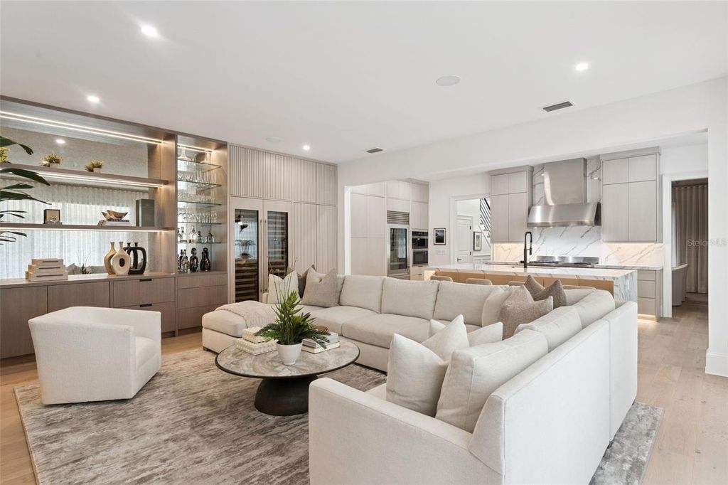 Image 4 of property listing at 621 HUNTINGTON AVENUE, Winter Park, FL 32789