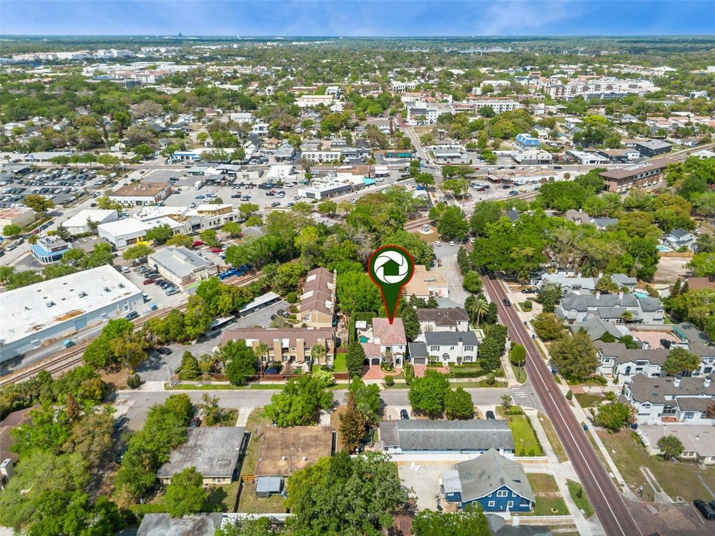 Image 37 of property listing at 621 HUNTINGTON AVENUE, Winter Park, FL 32789