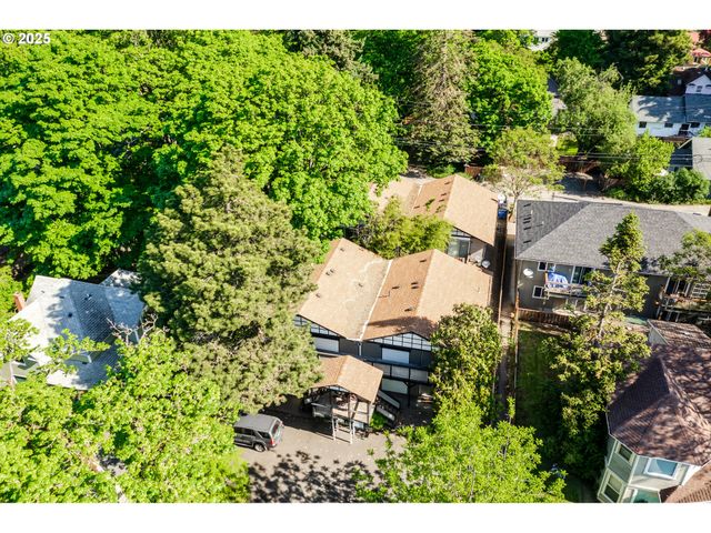 851 W 5TH Ave, Eugene, OR 97402